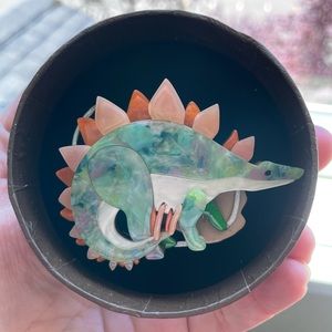 Erstwilder Patty Plate Brooch